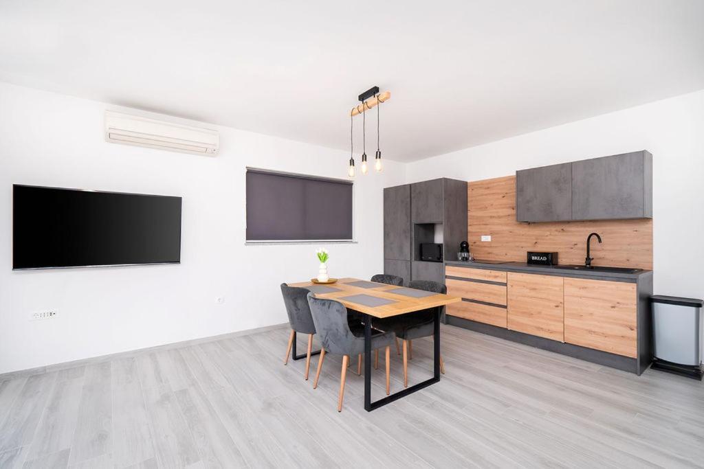 Apartments Grubisic - Sibenik - Parking Included Esterno foto