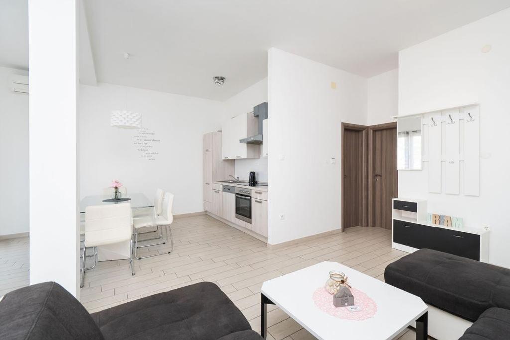 Apartments Grubisic - Sibenik - Parking Included Esterno foto