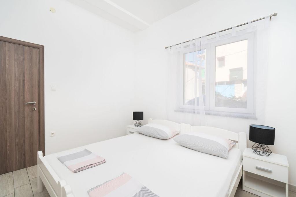 Apartments Grubisic - Sibenik - Parking Included Esterno foto