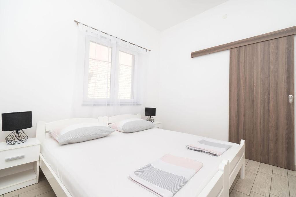 Apartments Grubisic - Sibenik - Parking Included Esterno foto